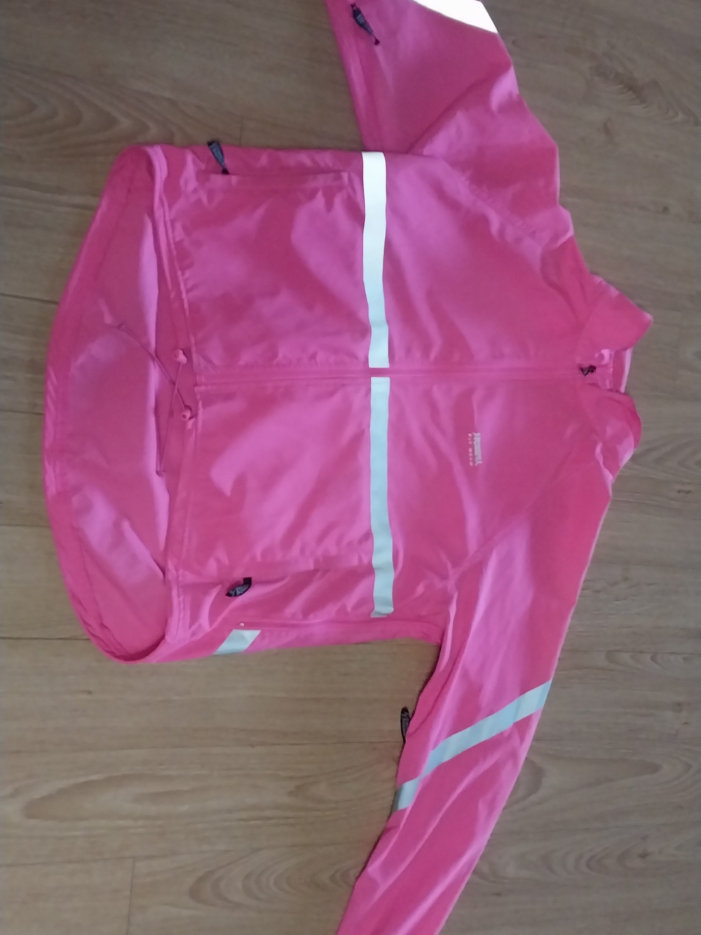 Women's High-Visibility Pink Ski Jacket with Reflective Accents